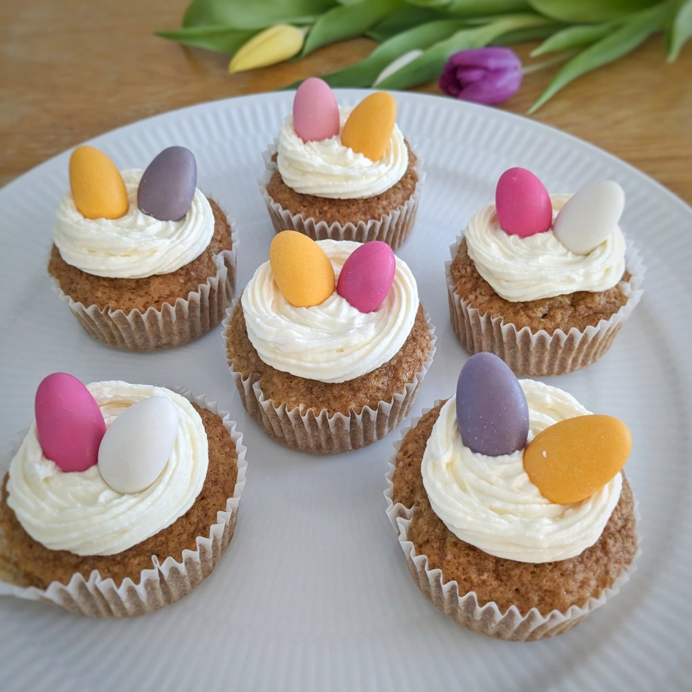 Gulerods- og squashmuffins med flødeostecreme